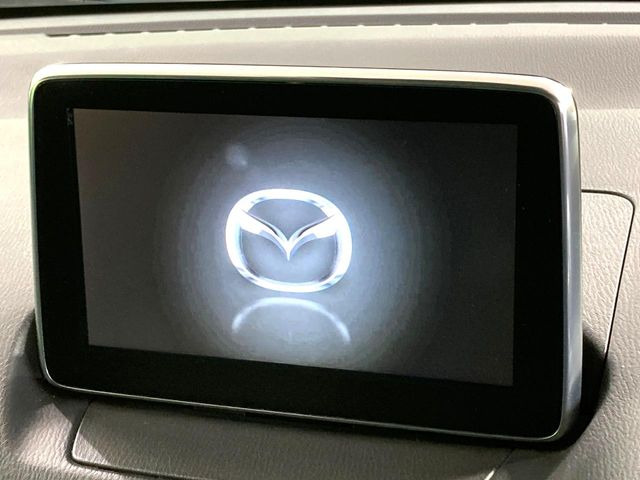 �y�}�c�_�R�l�N�g�i�r�z�ԓ��̕��͋C�Ƀ}�b�`������̌^�^�C�v�̃i�r�B�e����q�ݒ��Bluetooth�Đ����A�l�X�ȋ@�\���y���߂܂��B�����I�ȃ_�C�������삪�\�ŁA�g��������ǍD�ł��B