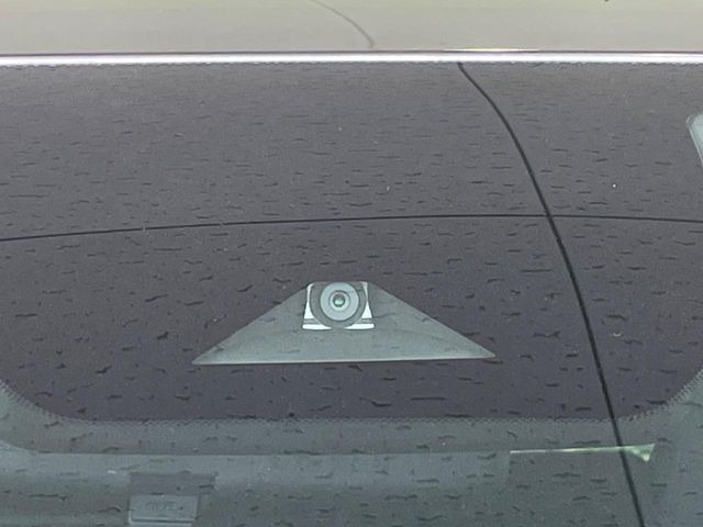 �y�C���e���W�F���g�G�}�[�W�F���V�[�u���[�L�z�t�����g�J�����őO���̎ԗ�����s�҂����m�B�Փ˂������Ȏ��͏Փ˔�Q�y���u���[�L���쓮�A�Փˉ�����T�|�[�g�B�����S�Ƀh���C�u�����y���݂��������܂��B