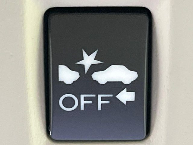 �y�A�C�T�C�gVer3�z�O���̎ԗ��������m���A�Փ˂������Ȏ��͌x��Œ��ӂ𑣂��A�u���[�L�𓥂ޗ͂��T�|�[�g�B�u���[�L�𓥂߂Ȃ������ꍇ�͏Փ˔�Q�y���u���[�L���쓮�A�Փˉ�����T�|�[�g���܂��B