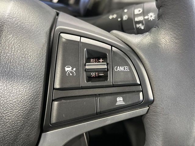 【アダプティブクルーズコントロール】高速道路での長距離走行が楽に!!自動で速度を保つクルーズコントロールが、衝突軽減システムと連携し、前方の車両を感知して車間を保つように速度調節してくれます!!