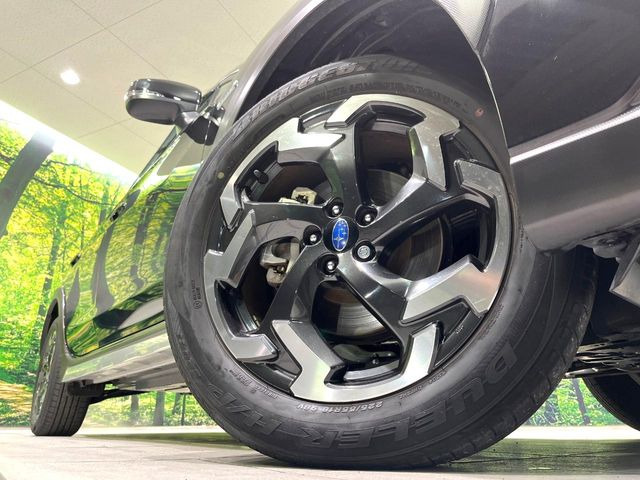 �y����18�C���`�A���~�z�C�[���z�O�ςɃ}�b�`���������A���~�z�C�[���𑕒����Ă���܂��B�e��ЊO�A���~�z�C�[����A�X�^�b�h���X�^�C�����戵�����Ă���܂��B���񂲑��k����������