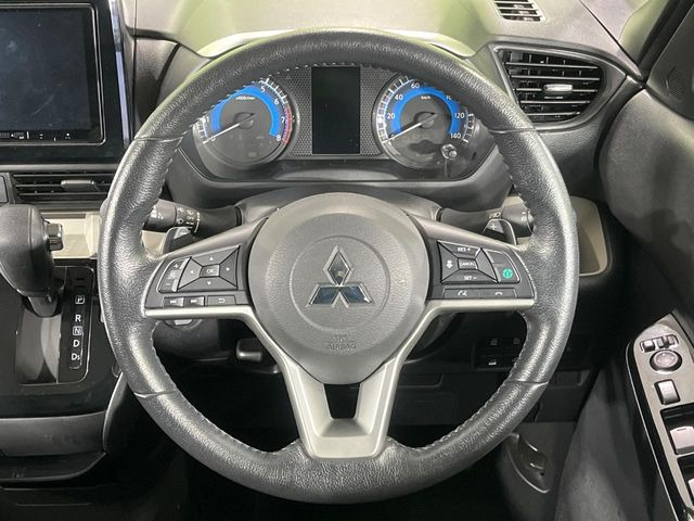 �y�����v�����X�e�A�����O�z�㎿�Ȋv���g�p���邱�ƂŁA��ɂ����������݂ƂĂ��^�]���₷���n���h���ł���