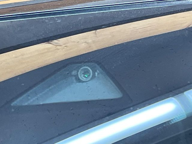 �y�X�}�[�g�u���[�L�T�|�[�g�z���s���ɑO���̎ԗ�����F�����A�Փ˂������Ȏ��͌x��ƃu���[�L�ŏՓˉ���Ɣ�Q�y�����A�V�X�g�B�����S�Ƀh���C�u�����y���݂��������܂��B