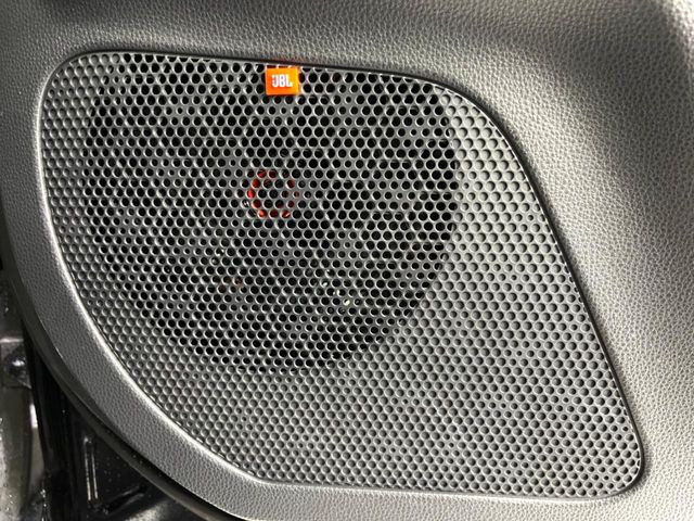 �yJBL�T�E���h�V�X�e���z���[�J�[�I�v�V�����̍��i�ʃT�E���h�V�X�e���𓋍ځB��p�̃`���[�j���O���{���ꂽ�召�l�X�ȃX�s�[�J�[����ǎ��ȃT�E���h���t�ł��A�Տꊴ���ӂ�鉹����Ԃ����o���܂��B