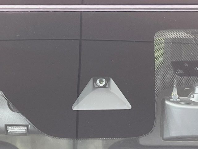 �y�C���e���W�F���g�G�}�[�W�F���V�[�u���[�L�z�t�����g�J�����őO���̎ԗ�����s�҂����m�B�Փ˂������Ȏ��͏Փ˔�Q�y���u���[�L���쓮�A�Փˉ�����T�|�[�g�B�����S�Ƀh���C�u�����y���݂��������܂��B