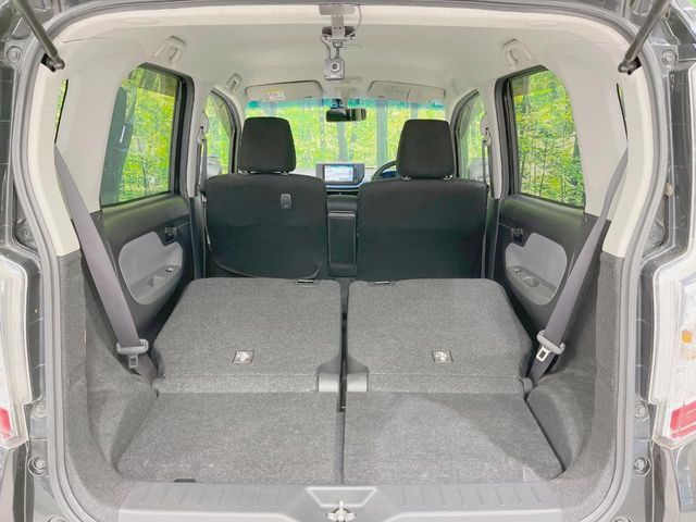 ���i�̂���������ʋ΁A���}���ɏ\���ȉ׎��X�y�[�X���m�ۂ��Ă���܂��B�Z�J���h�V�[�g��|���ƁA�傫�ȉו��̐ύڂ��\�ł���