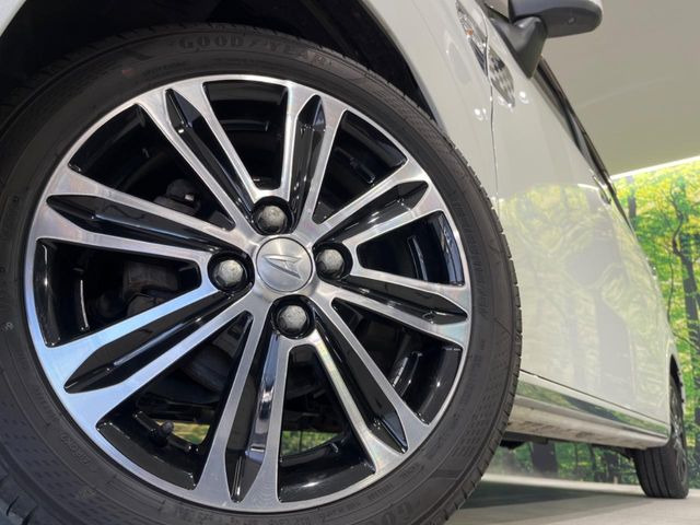 �y����15�C���`�A���~�z�C�[���z�O�ςɃ}�b�`���������A���~�z�C�[���𑕒����Ă���܂��B�e��ЊO�A���~�z�C�[����A�X�^�b�h���X�^�C�����戵�����Ă���܂��B���񂲑��k����������