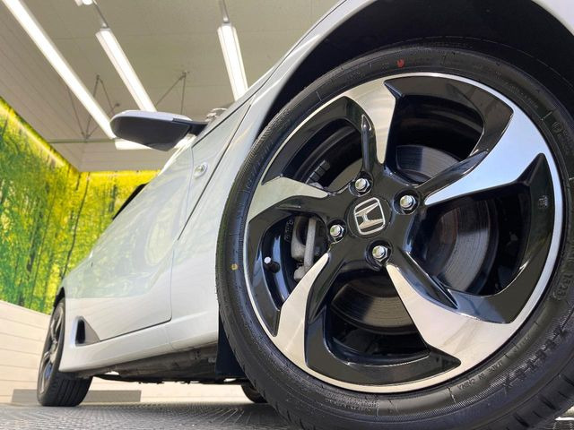 �y����15�C���`�A���~�z�C�[���z�O�ςɃ}�b�`���������A���~�z�C�[���𑕒����Ă���܂��B�e��ЊO�A���~�z�C�[����A�X�^�b�h���X�^�C�����戵�����Ă���܂��B���񂲑��k������