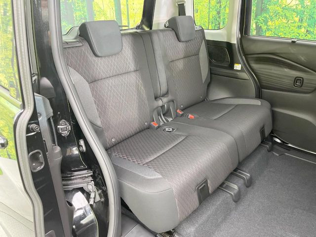 �㕔���Ȃ��C�ɂȂ�^�]�ȃV�[�g���͎g�p�������Ȃ��A�ǍD�ȏ�ԂƂȂ��Ă��܂��B�O�I�[�i�[�l�����J�Ɏg���Ă������Ƃ��悭�킩��܂��ˁB�悤�ȃL�Y�E�����ւ��蓙�A�傫�ȃ_���[�W�͂Ȃ��A�ǍD�ȏ�Ԃł��B