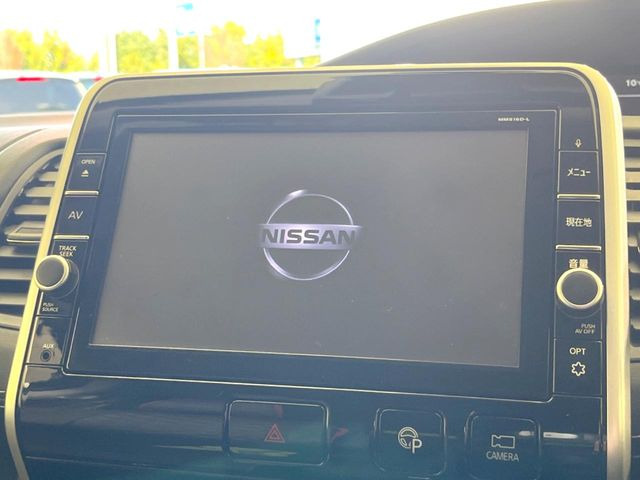 �y�����i�r�z�l�C�̏����i�r�𑕔����Ă���܂��B�i�r�̎g���₷���͂������A�I�[�f�B�I�@�\���[��!�L�����v�◷�s�͂������A�ʋ΂┃�����ȂǕ��i�̃h���C�u���y�����Ȃ�͂���