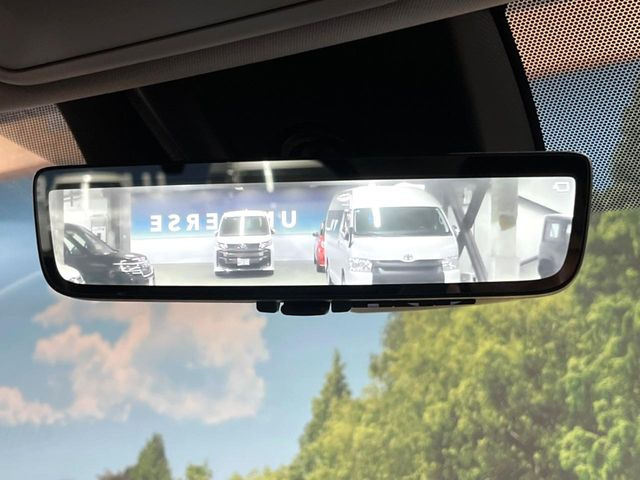 【デジタルインナーミラー】後席の大きな荷物や同乗者で後方が確認しづらい時でも安心!カメラが撮影した車両後方の映像をルームミラー内に表示。クリアな視界で状況の確認が可能です!