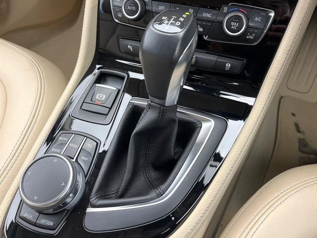 ●MTモード付きAT:通常は自動でおこなわれる変速(ギアチェンジ)をドライバーの操作によって意図的に変えられるシステムです。より一層普段のドライブをお楽しみいただけます!