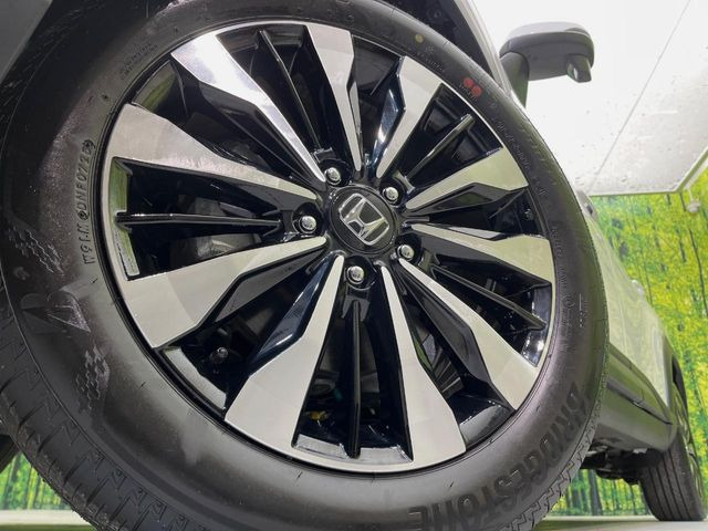 �y����17�C���`�A���~�z�C�[���z�O�ςɃ}�b�`���������A���~�z�C�[���𑕒����Ă���܂��B�e��ЊO�A���~�z�C�[����A�X�^�b�h���X�^�C�����戵�����Ă���܂��B���񂲑��k����������