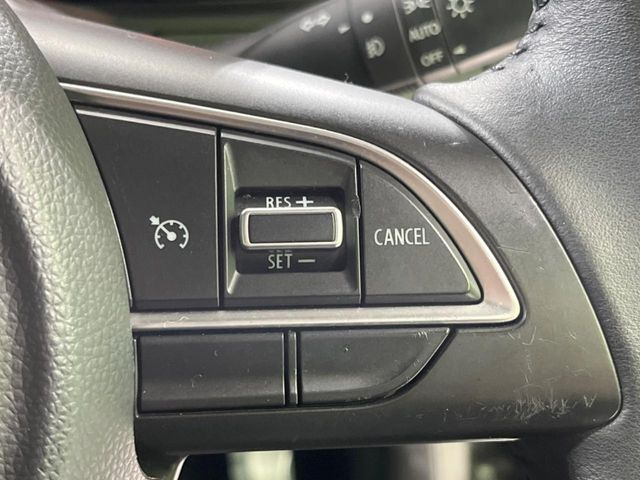 �y�N���[�Y�R���g���[���z�������H�����N���N���s�B�A�N�Z���𗣂��Ă���葬�x�ő��s���ł��A�������^�]���̕��S���y��!�����E�������ȒP�ȃX�C�b�`����Œ����ł��܂��B