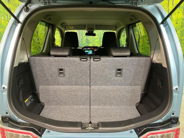 ���i�̂���������ʋ΁A���}���ɏ\���ȉ׎��X�y�[�X���m�ۂ��Ă���܂��B�Z�J���h�V�[�g��|���ƁA�傫�ȉו��̐ύڂ��\�ł���