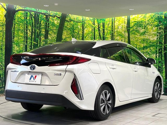 ☆全国のネクステージからお取り寄せが可能※!遠方の店舗に展示してあるクルマが気になる場合も、最寄りの店舗でご覧いただくことが可能です!是非私たちに要望をお聞かせください!※別途費用