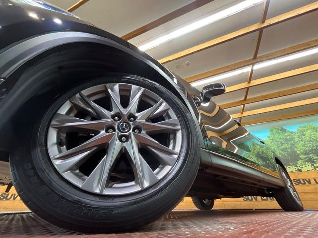 �y����19�C���`�A���~�z�C�[���z�O�ςɃ}�b�`���������A���~�z�C�[���𑕒����Ă���܂��B�e��ЊO�A���~�z�C�[����A�X�^�b�h���X�^�C�����戵�����Ă���܂��B���񂲑��k����������