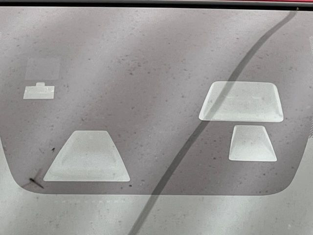 �yi-ACTIVESENSE�z���s���ɑO���̎ԗ�����F�����A�Փ˂������Ȏ��͌x��ƃu���[�L�ŏՓˉ���Ɣ�Q�y�����A�V�X�g�B�����S�Ƀh���C�u�����y���݂��������܂��B