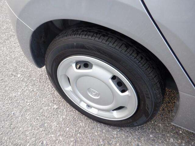 純正のホイールカバーを履いてます!