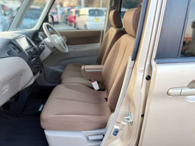 ���������ԑ����W�����ł�!���̋@��ɐ��񂲗��X������!