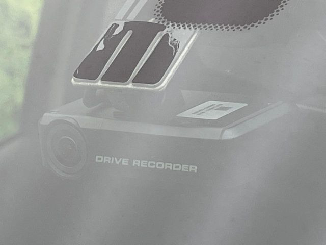 �y�C���e���W�F���g�G�}�[�W�F���V�[�u���[�L�z�t�����g�J�����őO���̎ԗ�����s�҂����m�B�Փ˂������Ȏ��͏Փ˔�Q�y���u���[�L���쓮�A�Փˉ�����T�|�[�g�B�����S�Ƀh���C�u�����y���݂��������܂��B