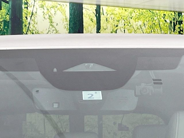 �yi-ACTIVESENSE�z���s���ɑO���̎ԗ�����F�����A�Փ˂������Ȏ��͌x��ƃu���[�L�ŏՓˉ���Ɣ�Q�y�����A�V�X�g�B�����S�Ƀh���C�u�����y���݂��������܂��B