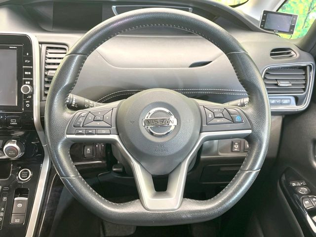 �y�����v�����X�e�A�����O�z�㎿�Ȋv���g�p���邱�ƂŁA��ɂ����������݂ƂĂ��^�]���₷���n���h���ł���