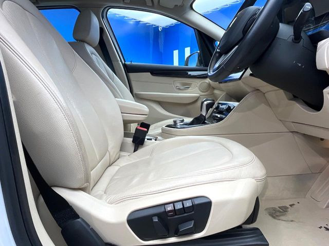 ●レザーシート:高級感漂うアイボリーレザーシートは、使用感も少なく良好なコンディションを保っております!その他、気になる箇所がございましたらお気軽にお問合せ下さい!