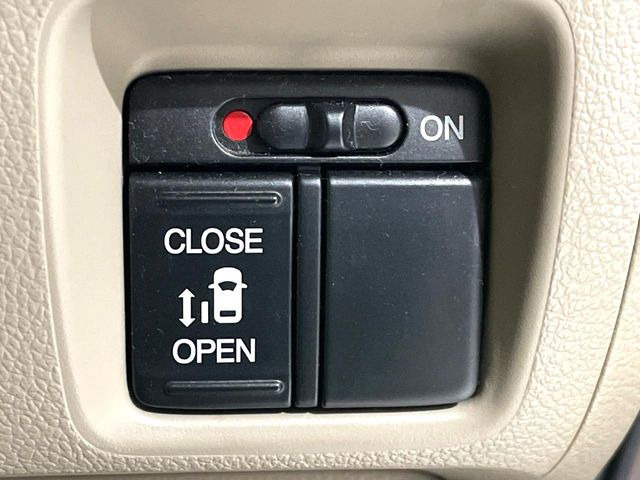 �y�p���[�X���C�h�h�A�z�X�}�[�g�L�[��^�]�Ȃ̃X�C�b�`�ŃX���C�h�h�A�̊J���\���d��������͂����ăh�A���J����K�v�������A���������q�l�ł��A�d���ו��������Ă��鎞�����N�ɊJ���߂ł��܂���