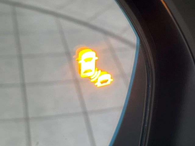 �y�u���C���h�X�|�b�g�C���t�H���[�V�����z���s���A�h�A�~���[�̎��p�ɂȂ�₷���ӏ��Ɍ㑱�Ԃ��ڋ߂���ƃT�C�h�~���[�t�߂Ɍx����\���A�h���C�o�[�ɒ��ӊ��N�����Ă���܂��B