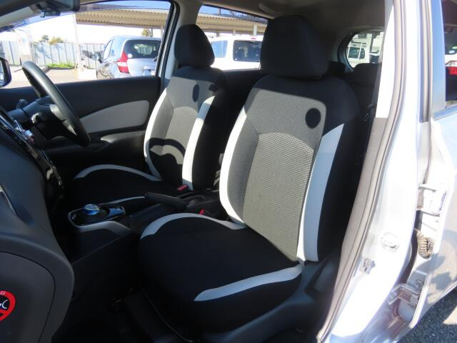 �t�����g�V�[�g����ԗǍD�ł���B�傫�ȉ�����Ȃ��A���S�ł��B����S�n�������ł���B