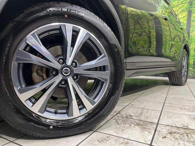 �y����18�C���`�A���~�z�C�[���z�O�ςɃ}�b�`���������A���~�z�C�[���𑕒����Ă���܂��B�e��ЊO�A���~�z�C�[����A�X�^�b�h���X�^�C�����戵�����Ă���܂��B���񂲑��k����������