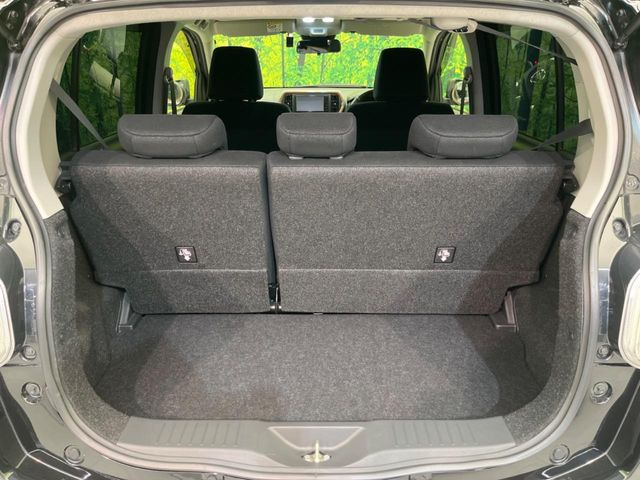 ���i�̂���������ʋ΁A���}���ɏ\���ȉ׎��X�y�[�X���m�ۂ��Ă���܂��B�Z�J���h�V�[�g��|���ƁA�傫�ȉו��̐ύڂ��\�ł���