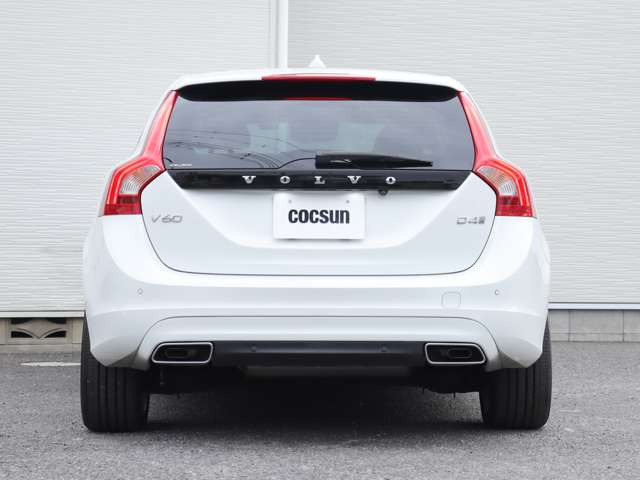 現行型エンジンにはボルボの認証を取得したMOTULの高級オイルSPECIFIC RBS0-2AE(0W-20)を使用します。