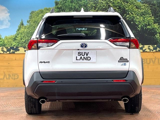 安心の最長10年・走行無制限保証(有償)をご用意。保証内容も充実はもちろん、無料点検&オイル交換や、年中無休の全国・24時間ロードサービスも付帯されておりますのでご安心下さい。