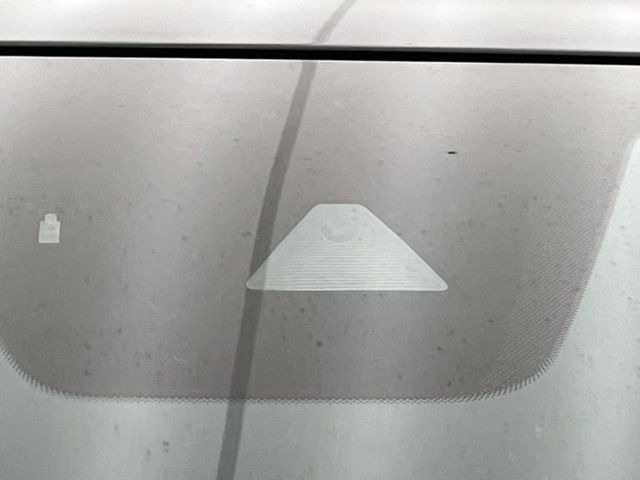 �yi-ACTIVESENSE�z���s���ɑO���̎ԗ�����F�����A�Փ˂������Ȏ��͌x��ƃu���[�L�ŏՓˉ���Ɣ�Q�y�����A�V�X�g�B�����S�Ƀh���C�u�����y���݂��������܂��B