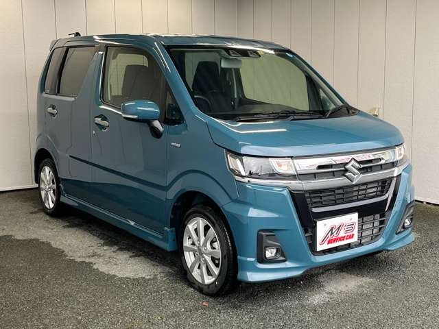 ���ʎԂ́u�T�[�r�X�J�[�G���Y �{�X�v�A�y�����Ԃ́u�T�[�r�X�J�[�G���Y �����X�v���炨�T�������܂��B