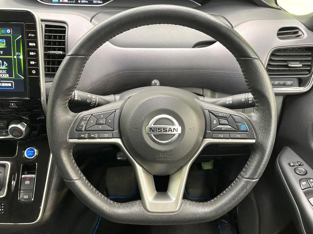 �y�����v�����X�e�A�����O�z�㎿�Ȋv���g�p���邱�ƂŁA��ɂ����������݂ƂĂ��^�]���₷���n���h���ł���