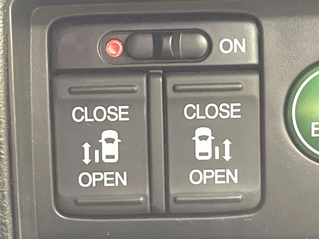 �y�����p���[�X���C�h�h�A�z�X�}�[�g�L�[��^�]�Ȃ̃X�C�b�`�Ō�ȗ����X���C�h�h�A�̊J���\���d��������͂����ăh�A���J����K�v�������A�����Ȃ��q�l�ł��ȒP�ɊJ���߂ł����K�ł���