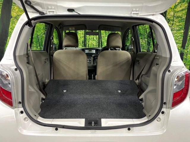 ���i�̂���������ʋ΁A���}���ɏ\���ȉ׎��X�y�[�X���m�ۂ��Ă���܂��B�Z�J���h�V�[�g��|���ƁA�傫�ȉו��̐ύڂ��\�ł���