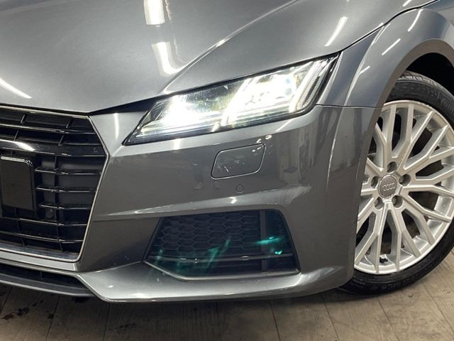 ●LEDハイビームが多数独立で存在し、ハイビーム時に対向車や前方を走る車の部分をロービームに切り替えが可能!!シーケンシャルウインカーも装備!!