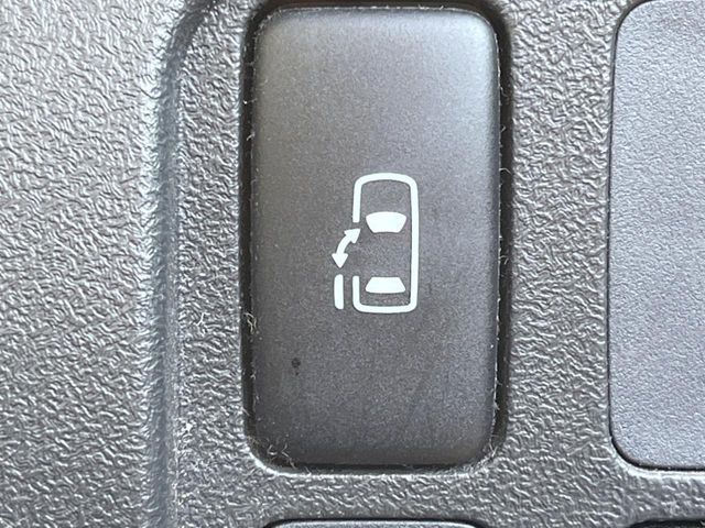 �y�p���[�X���C�h�h�A�z�X�}�[�g�L�[��^�]�Ȃ̃X�C�b�`�ŃX���C�h�h�A�̊J���\���d��������͂����ăh�A���J����K�v�������A���������q�l�ł��A�d���ו��������Ă��鎞�����N�ɊJ���߂ł��܂���