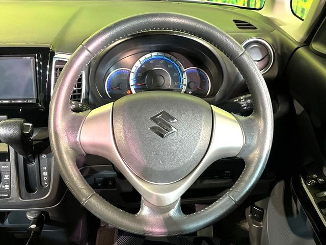 �y�����v�����X�e�A�����O�z�㎿�Ȋv���g�p���邱�ƂŁA��ɂ����������݂ƂĂ��^�]���₷���n���h���ł���