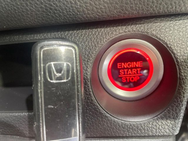 �yHonda�X�}�[�g�L�[�z�J�o����|�P�b�g�ɓ��ꂽ�܂܂ł��h�A�̎{���E�������\�ȃX�}�[�g�L�[�𑕔��B�G���W���̃I���E�I�t�����J�M�����o���K�v����������Ƃ��Ă��֗��ł���