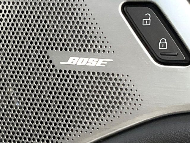 �yBOSE�T�E���h�V�X�e���z���[�J�[�I�v�V�����̍��i�ʃT�E���h�V�X�e���𓋍ځB��p�̃`���[�j���O���{���ꂽ�召�l�X�ȃX�s�[�J�[����ǎ��ȃT�E���h���t�ł��A�Տꊴ���ӂ�鉹����Ԃ����o���܂��B