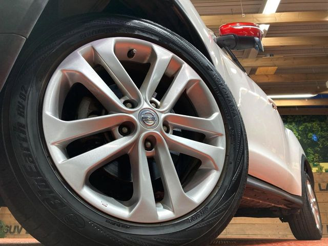 �y����17�C���`�A���~�z�C�[���z�O�ςɃ}�b�`���������A���~�z�C�[���𑕒����Ă���܂��B�e��ЊO�A���~�z�C�[����A�X�^�b�h���X�^�C�����戵�����Ă���܂��B���񂲑��k����������