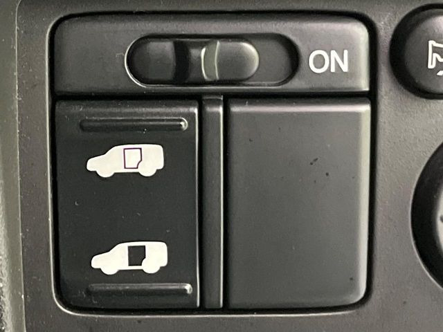 �y�p���[�X���C�h�h�A�z�X�}�[�g�L�[��^�]�Ȃ̃X�C�b�`�ŃX���C�h�h�A�̊J���\���d��������͂����ăh�A���J����K�v�������A���������q�l�ł��A�d���ו��������Ă��鎞�����N�ɊJ���߂ł��܂���