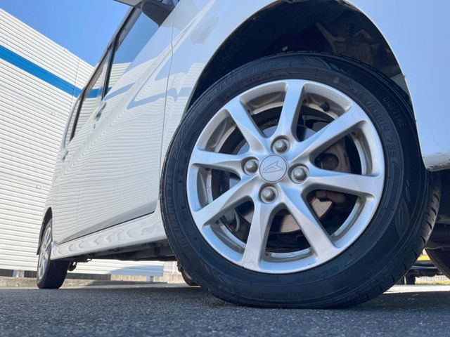 �y�����A���~�z�C�[���z�O�ςɃ}�b�`���������A���~�z�C�[���𑕒����Ă���܂��B�e��ЊO�A���~�z�C�[����A�X�^�b�h���X�^�C�����戵�����Ă���܂��B���񂲑��k����������