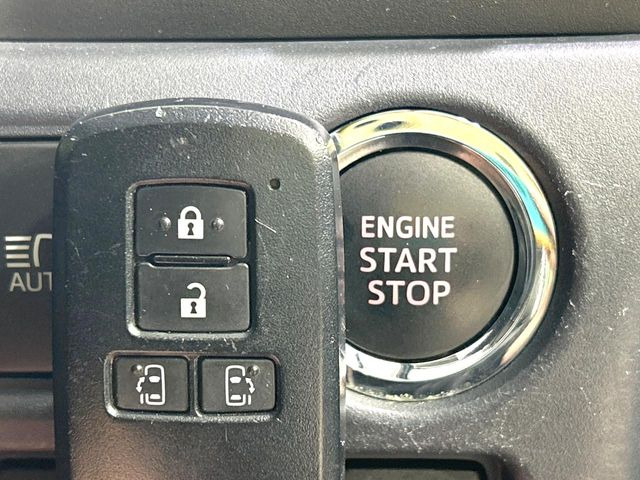 �y�X�}�[�g�L�[�z�J�o����|�P�b�g�ɓ��ꂽ�܂܂ł��h�A�̎{���E�������\�ȃX�}�[�g�L�[�𑕔��B�G���W���̃I���E�I�t�����J�M�����o���K�v����������Ƃ��Ă��֗��ł���