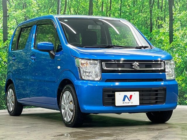 高透明度のガラス皮膜で撥水はもちろん、上質なツヤ・光沢を実現。紫外線や酸性雨から大切な愛車を保護し、色あせ・劣化を防止。「弾スプラッシュコート」、「弾プリミッサコート」からお選びいただけます。